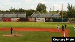 Vista del juego de Industriales en el estadio de Fort Lauderdale