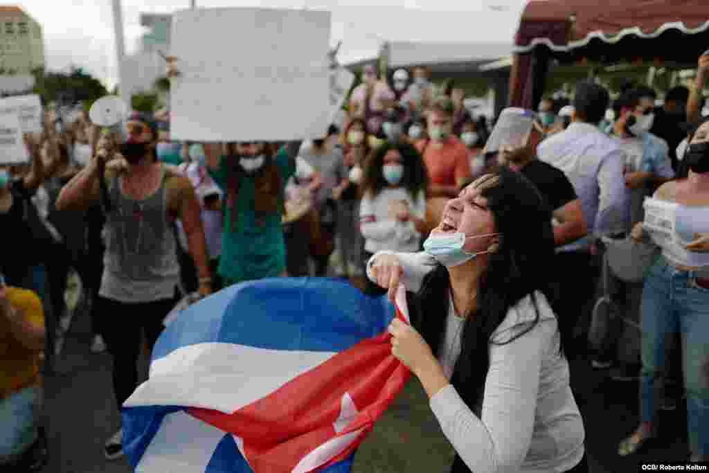 Cubanos exiliados dan su apoyo al movimiento San Isidro.