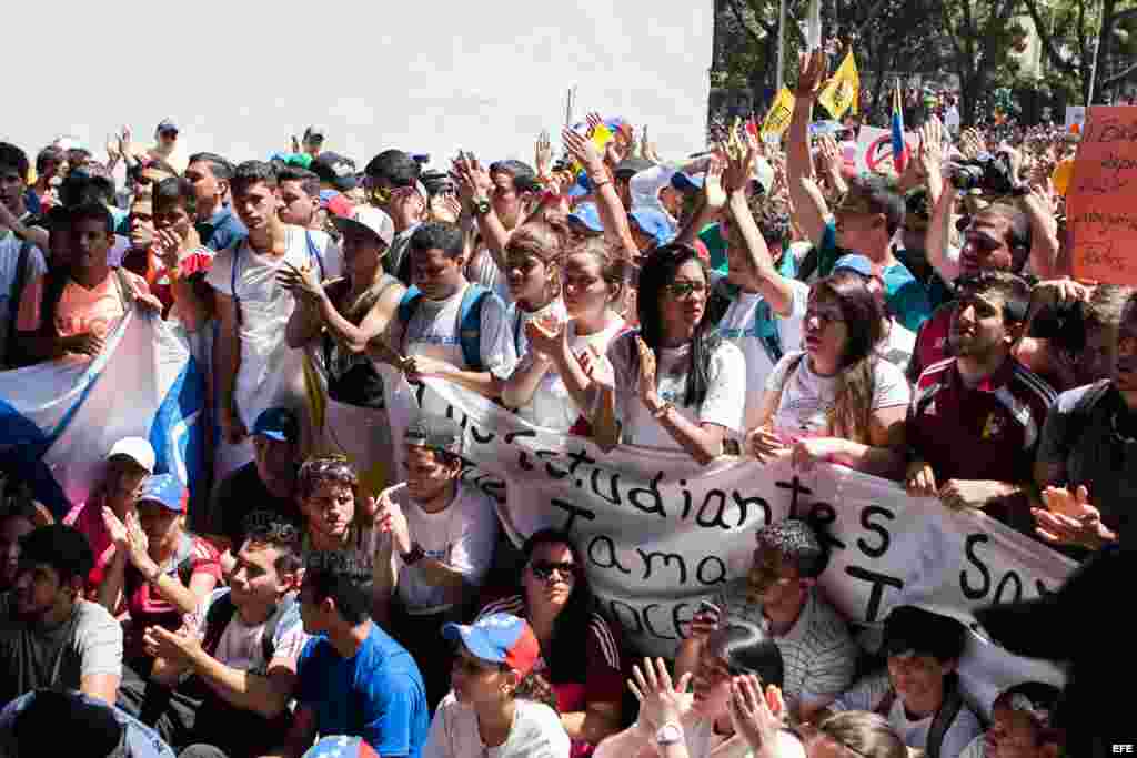 Marcha opositora en Caracas febrero 12.