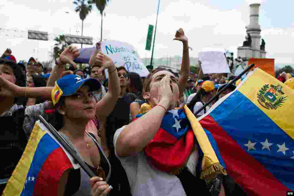 Marcha convocada por la oposición venezolana, en la que pidieron la liberación de los estudiantes detenidos.