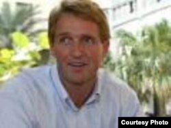 Jeff Flake: Avanzamos con Vietnam ¿Por qué no con Cuba?