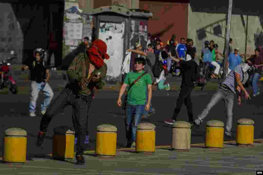 Opositores venezolanos llaman a asumir las protestas en la calle como un deber.