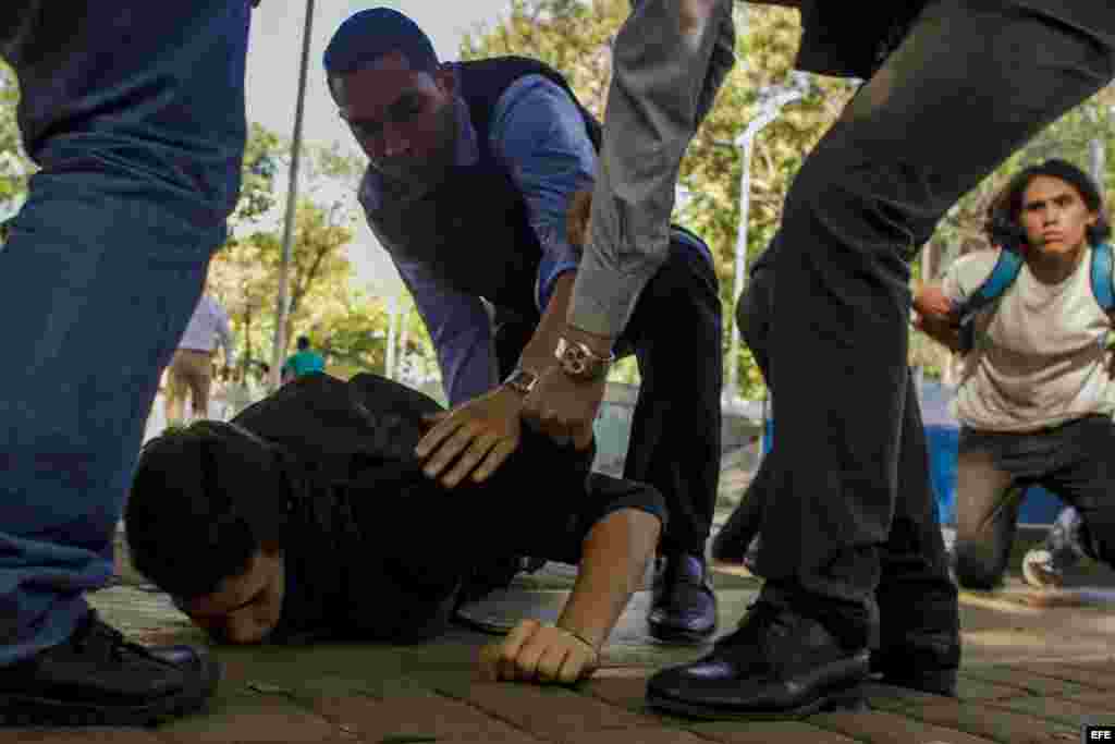 Opositores venezolanos llaman a asumir las protestas en la calle como un deber.