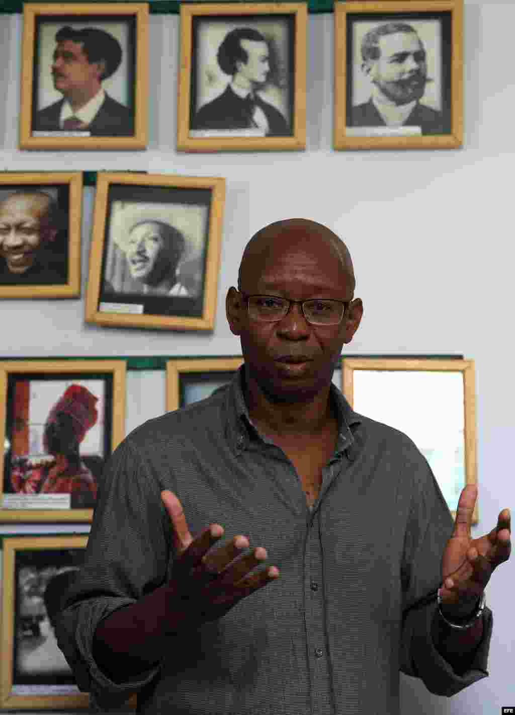 El opositor cubano Manuel Cuesta Morúa, líder de Arco Progresista, ofrece una rueda de prensa hoy, viernes 3 de marzo de 2015, en La Habana (Cuba).