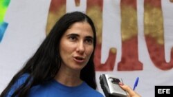 Fotografía de archivo de la bloguera cubana Yoani Sánchez mientras participaba en el foro independiente Festival Clic, en La Habana. 