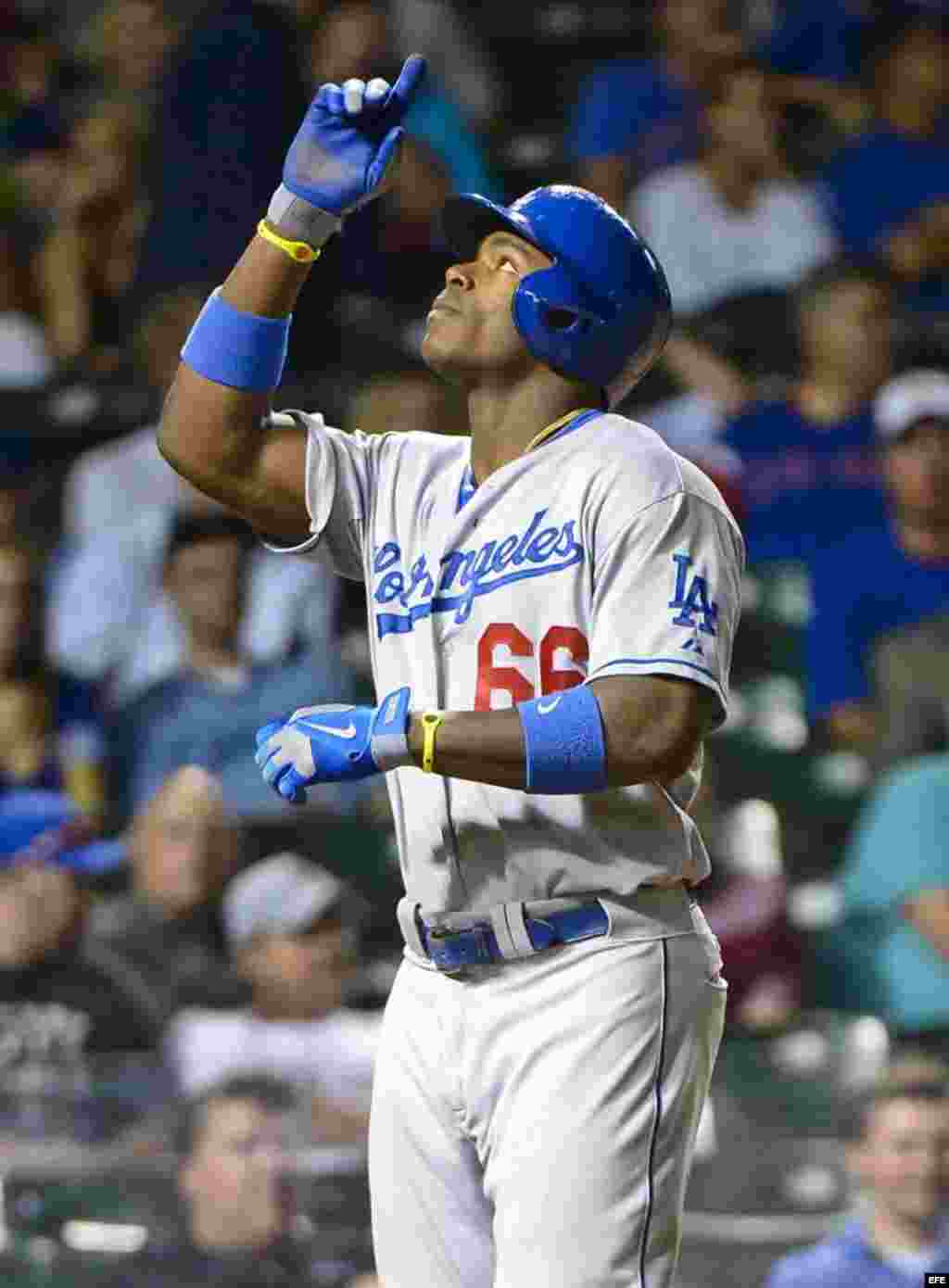 El jardinero derecho de los Dodgers, Yasiel Puig, sacó del sótano al&nbsp; equipo angelino.