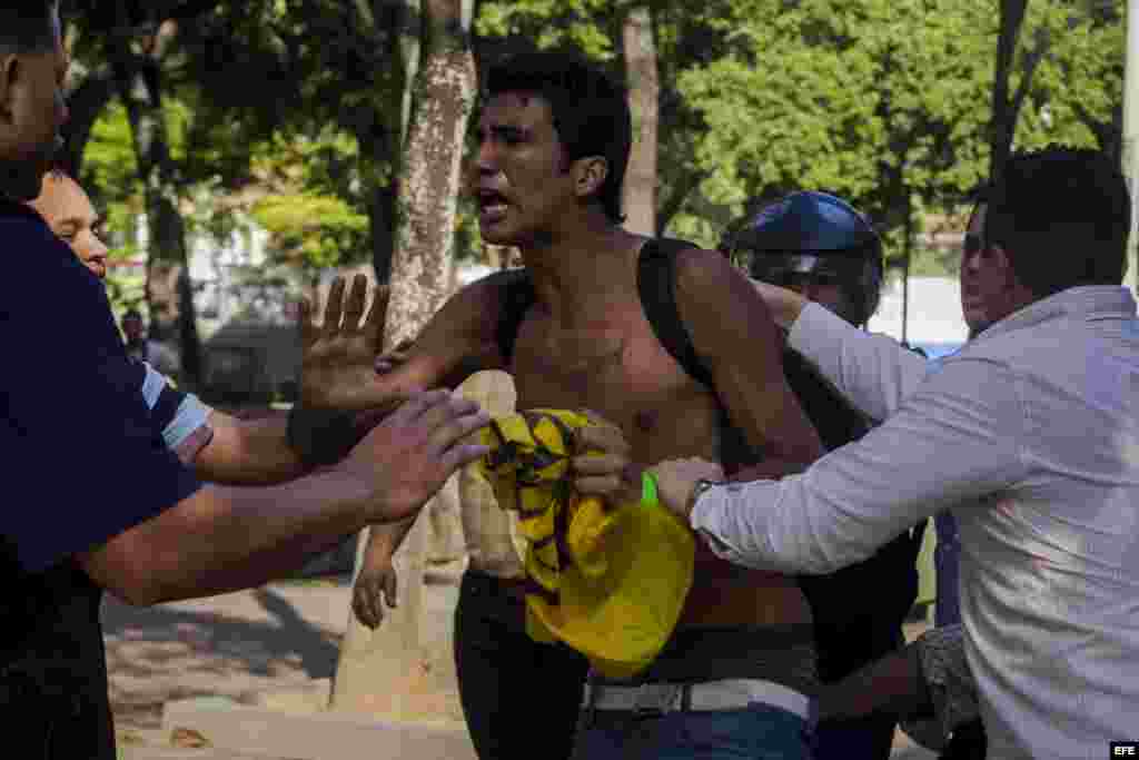 Opositores venezolanos llaman a asumir las protestas en la calle como un deber.