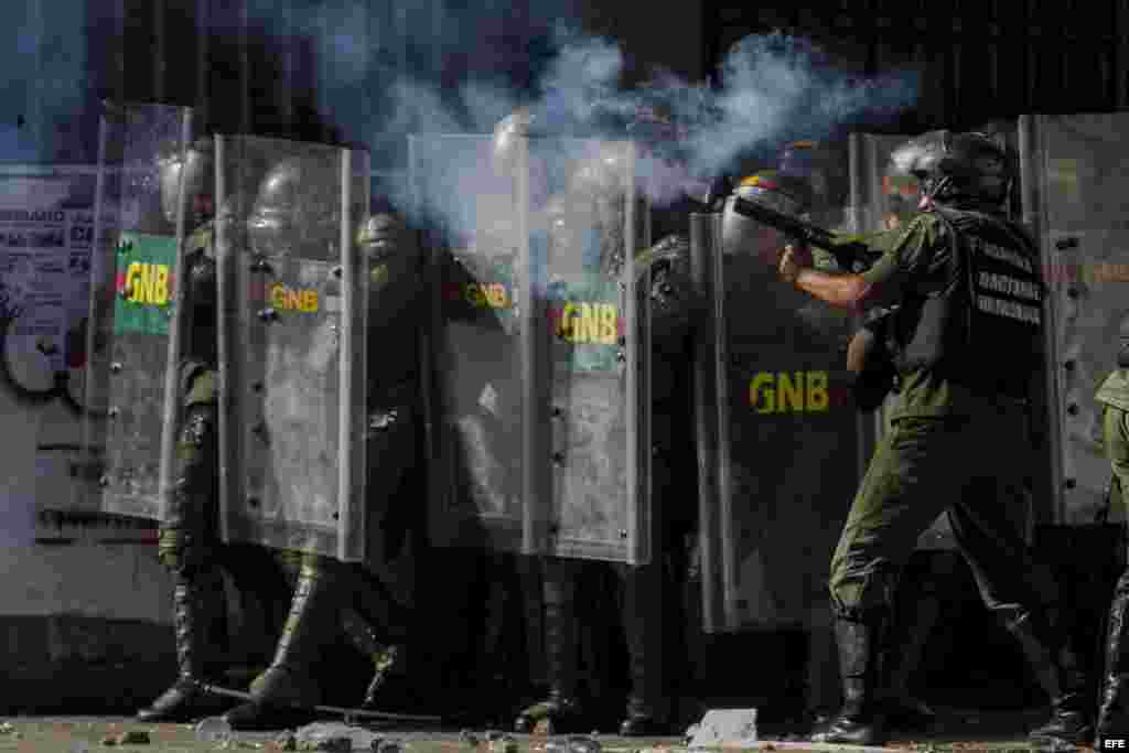 Opositores venezolanos llaman a asumir las protestas en la calle como un deber.