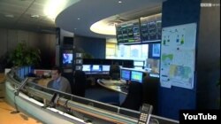 La sala de control de Inmarsat en Londres,: una NASA en miniatura donde se determinó el área donde cayó el vuelo MH370.