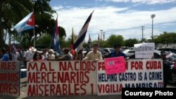 Manifestantes de Vigilia Mambisa