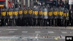 Foto de archivo de policias brasileños.