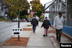 Centro de votación en Milwaukee, Wisconsin. (REUTERS/Vincent Alban)